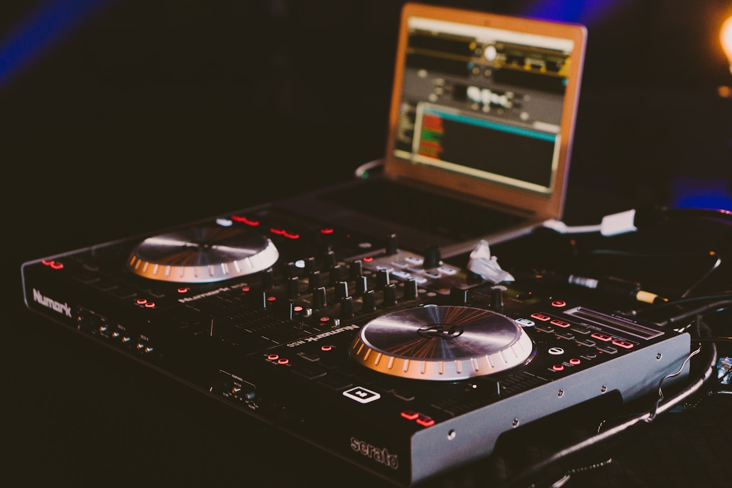 Descubra o impacto emocional das produções de DJHOL